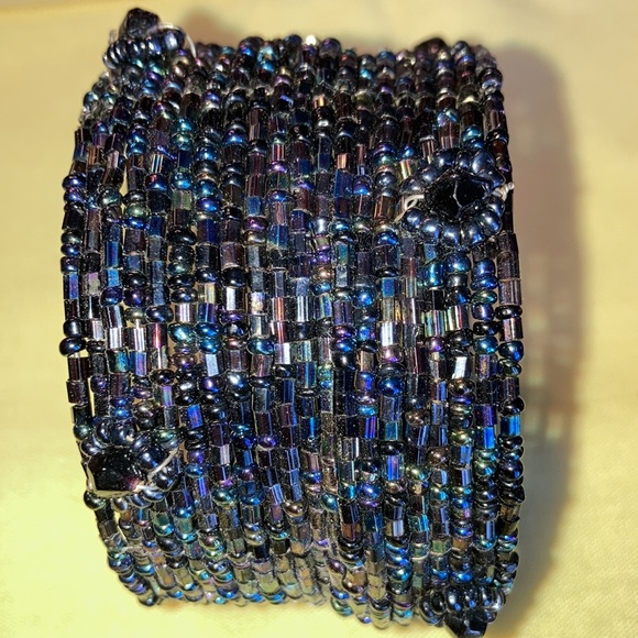WRAP AROUND BRACELET w/many blk mop beads, fits 8” wrist.    $25 - Picture 3 of 6